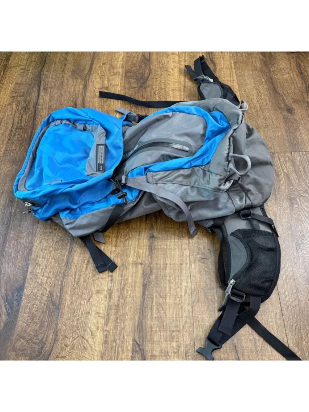 REI Women's Venturi 40 Blue & Gray Backpack Daypack Ventilated Mesh